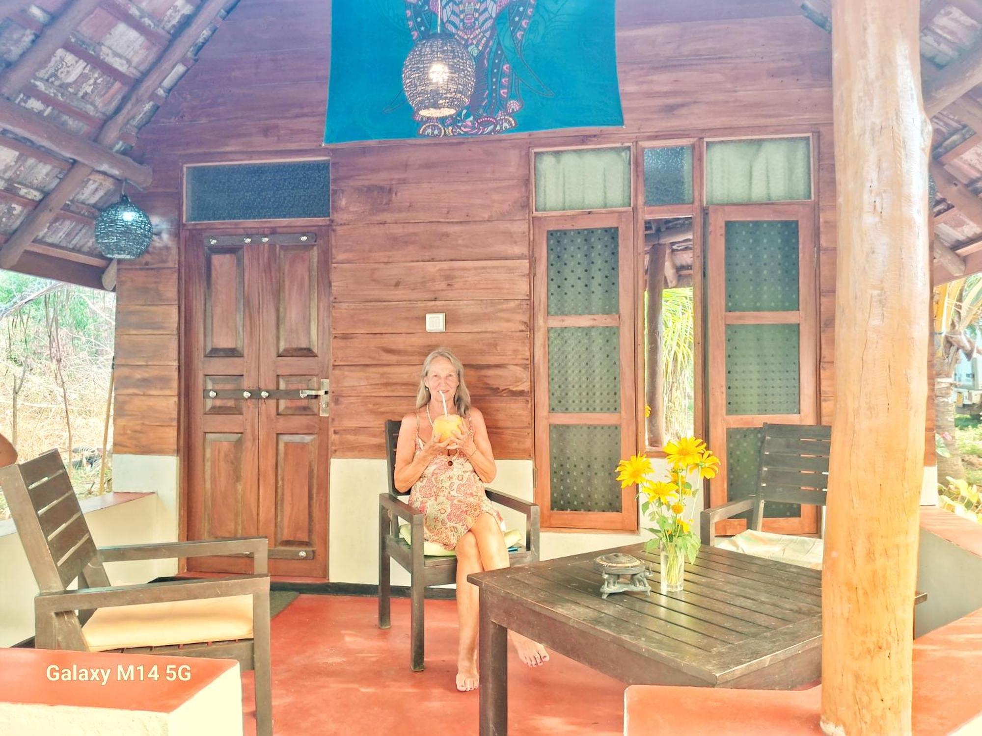 Sea Sound Cabana & Restaurant Тангалла Экстерьер фото