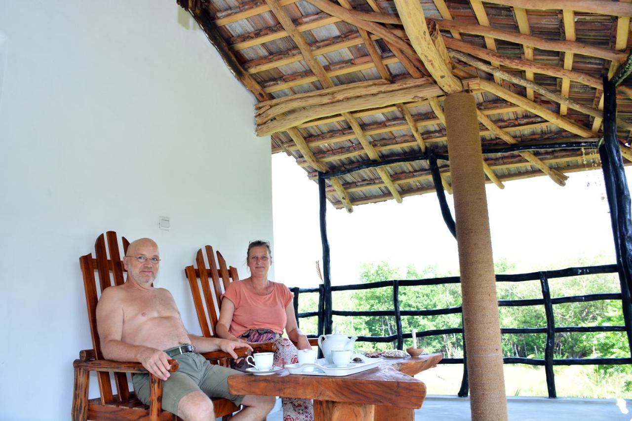 Sea Sound Cabana & Restaurant Тангалла Экстерьер фото